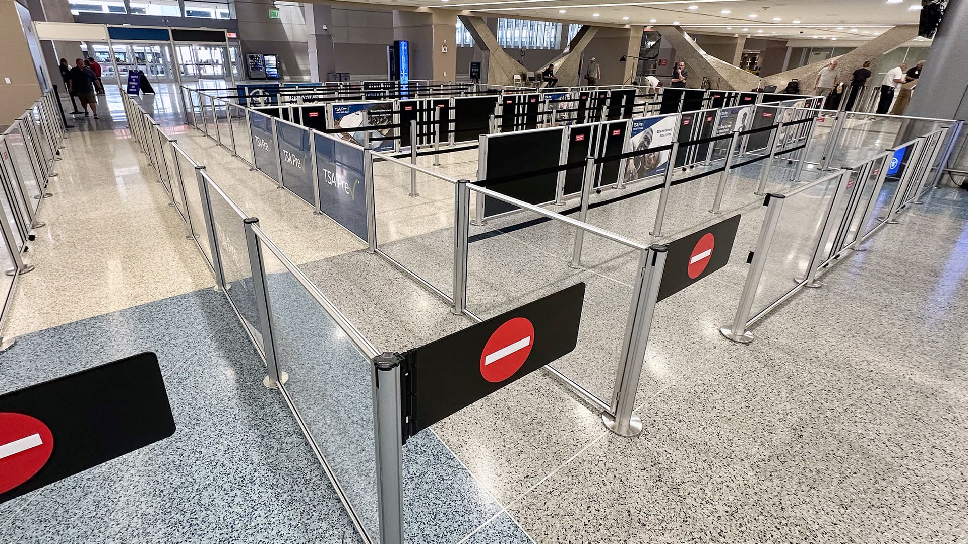 swing gate LAS TSA
