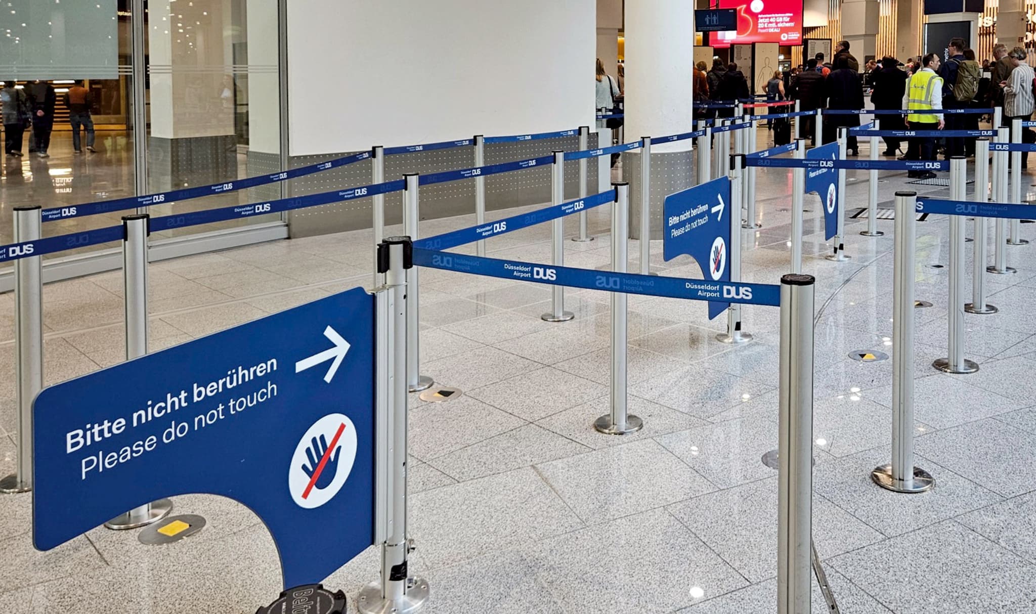 Dusseldorf-Smart-Guidance-in-Terminal-A